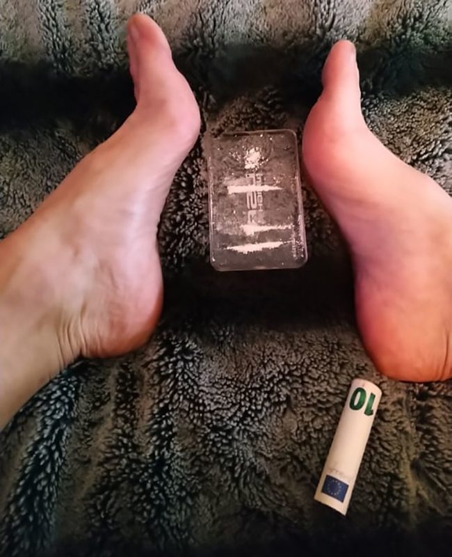 Annonce fetish pour jeux autour des feet + inavouable (voir photo)